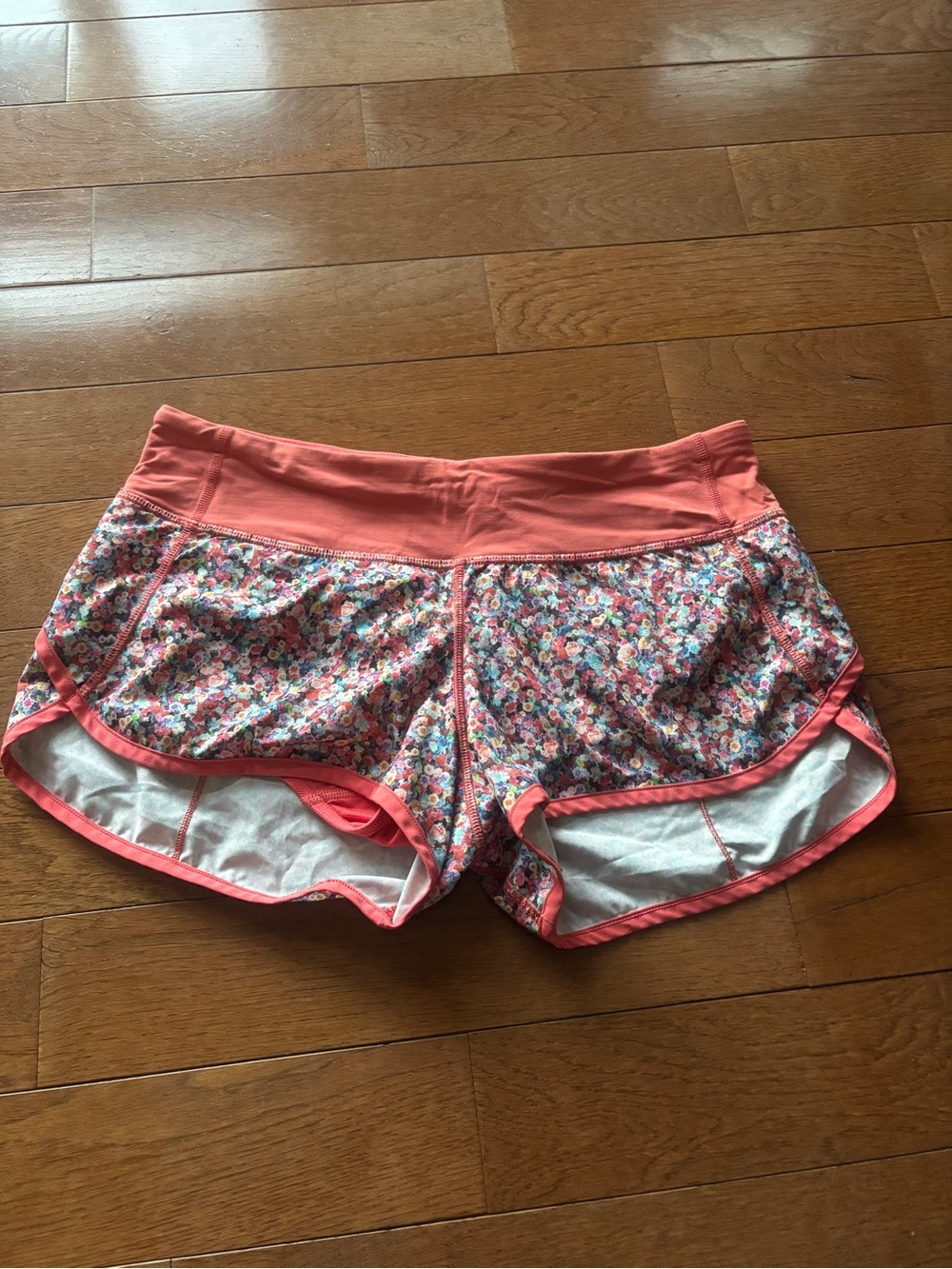 Lululemon Coral Floral Women’s Speed-up Shorts